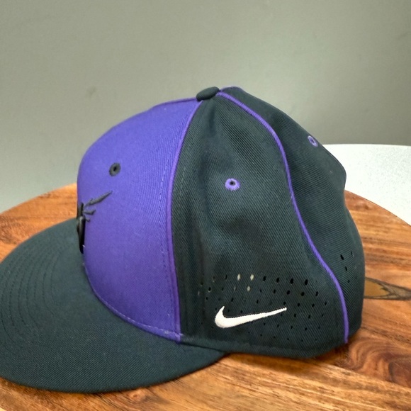 Nike WNBA -Golden State Purple and Black Men's Cap size 71/4 or 58cm - Picture 2 of 7